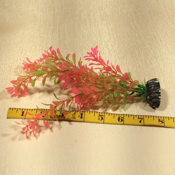 Assortment of 8 Fish tank Plant Decorations - Picture 8 of 10